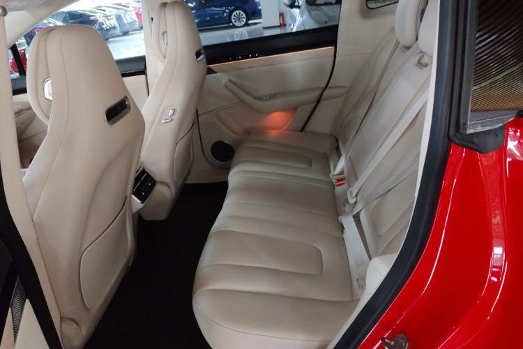 Used Hima Luxeed R7 2024 All-Electric 736 km Ultra Left Rear Seat