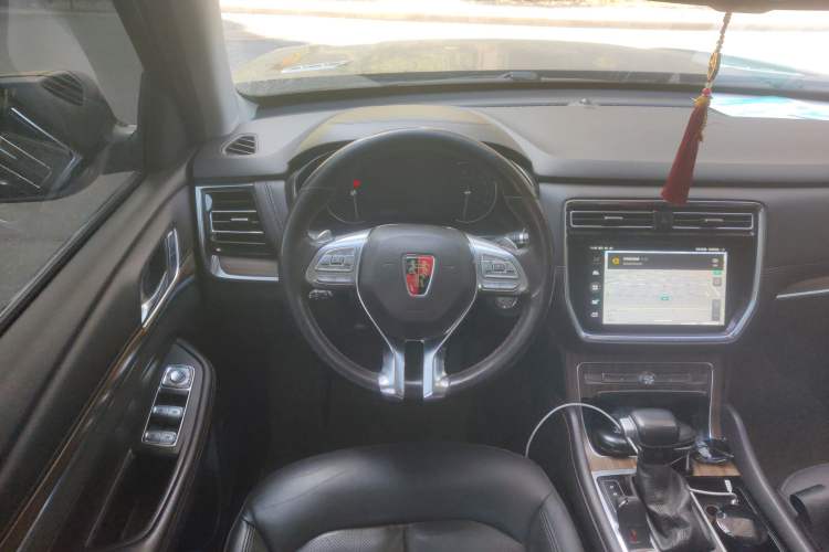 Used Roewe RX8 2018 30T Smart Connectivity All-Wheel Drive Supreme Edition Steering Wheel