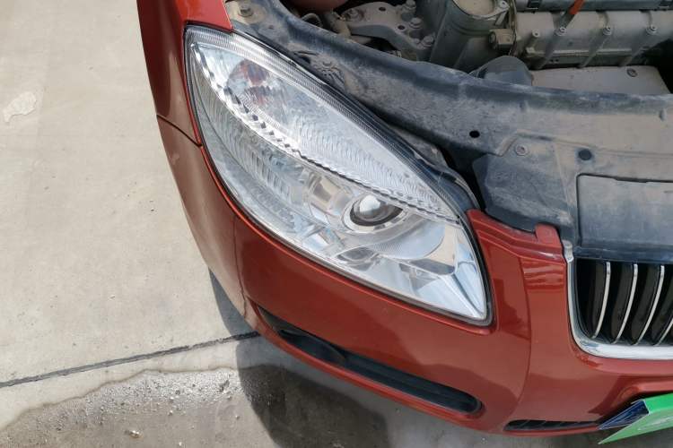 Used Skoda Fabia 2011 1.6L Automatic Crystal Edition Right Front Headlight