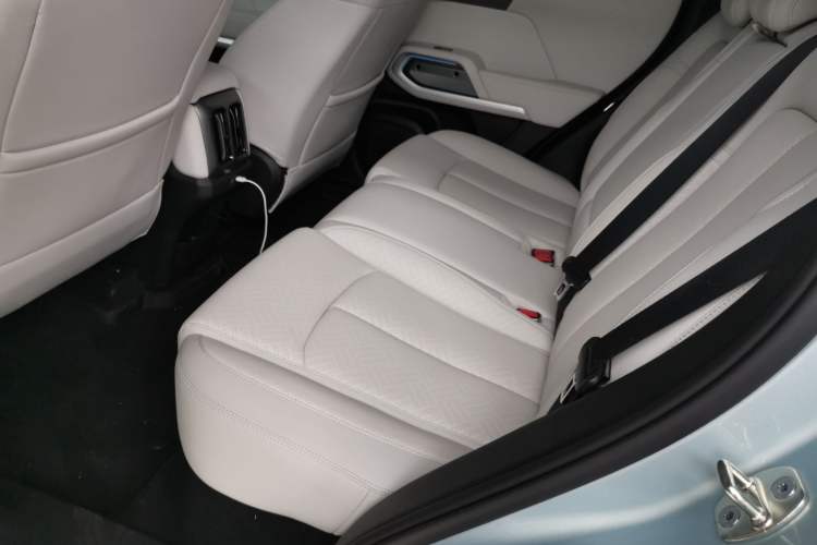 Used Formula Leopard Titanium 3 2025 501 km Range Rear-Wheel Drive Intelligent Driving Max Edition
