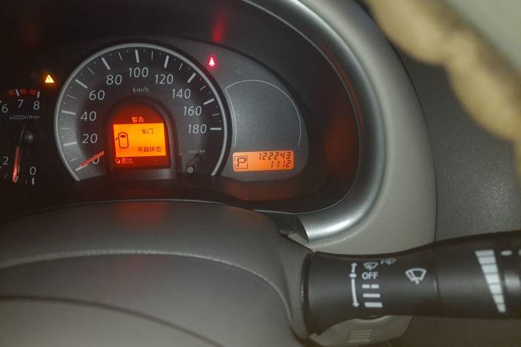 Used Nissan March 2010 1.5L Automatic Easy-Drive Version
