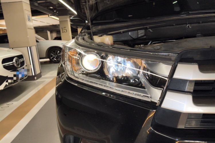 Used Toyota Highlander 2018 2.0T Four-Wheel Drive Luxury Edition 7 Seats China V Emission Standard
