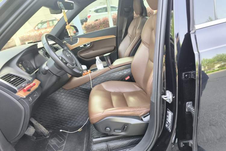 Used Volvo XC90 2021 B5 SmartDrive Luxury Edition 7 Seats Left Front Seat