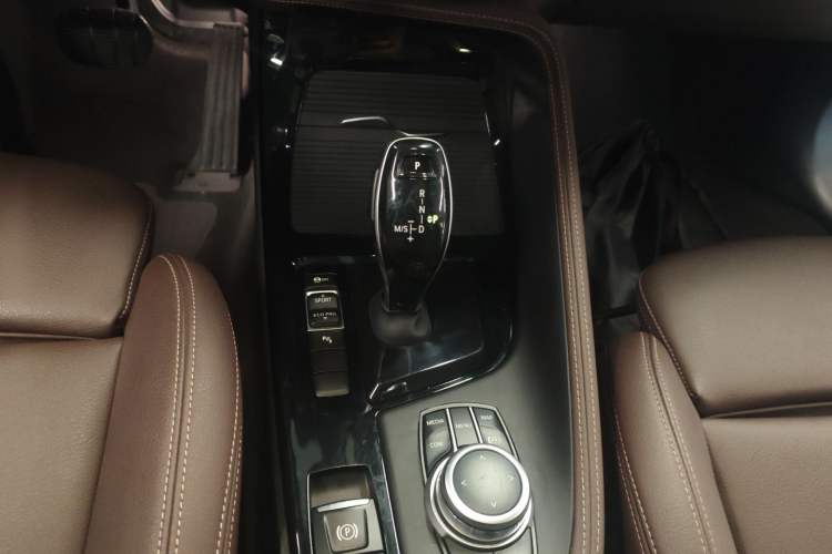 Used BMW X1 2021 sDrive20Li Premium Edition Gear Lever