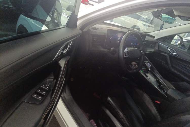 Used Roewe RX5 2023 1.5T Prestige Sliding-Screen Version