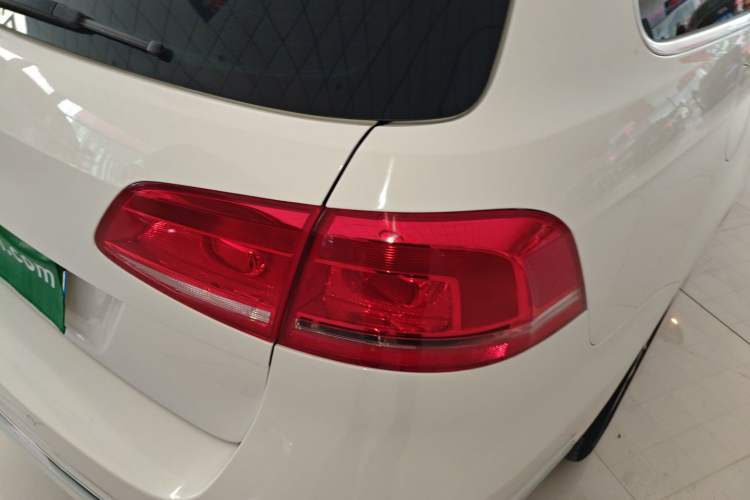 Used Volkswagen Magotan (Import) 2012 Travel Edition 2.0 TSI Comfort Version