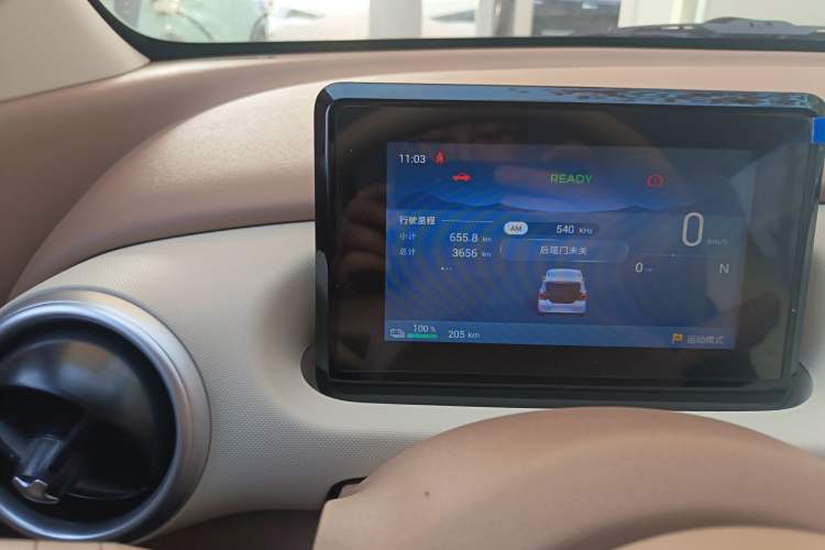 Used Wuling Hongguang MINIEV 2025 Four-Door Version Advanced Edition Odometer Close Up