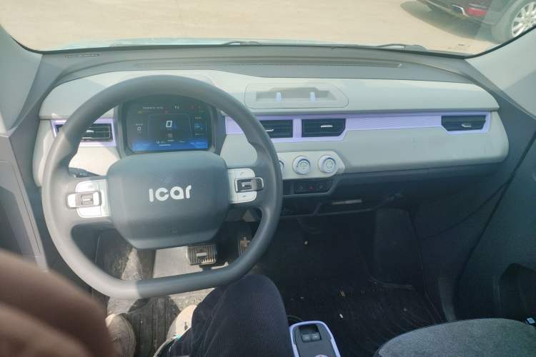 Used Chery QQ Ice Cream 2022 170km Sundae Phosphate Lithium-Ion Center Console