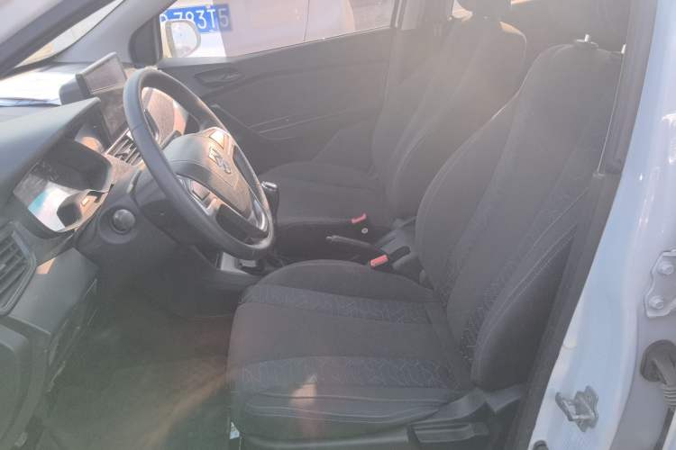 Used Baojun 310 2016 1.2L manual Comfort trim level