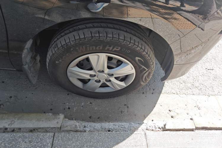 Used FORTHING Lingzhi PLUS 2021 2.0L Manual Comfort Version 7 Seats