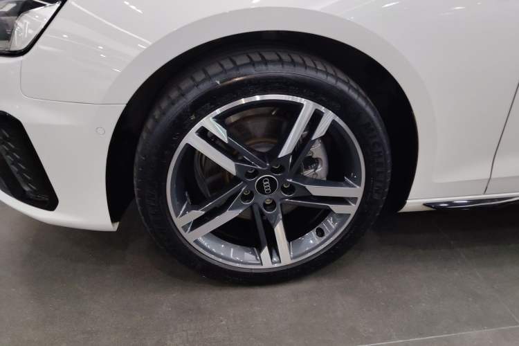 Used Audi A4L 2022 40 TFSI Luxury Dynamic Model