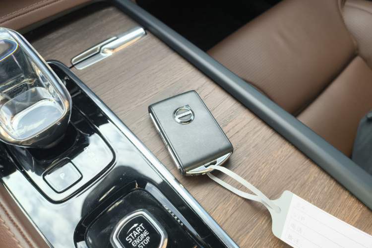 Used Volvo V90 2023 Cross Country B5 AWD Prestige Edition
