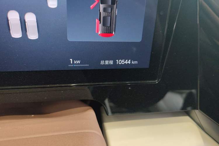 Used BYD Xia 2025 DM-i 1.5T 180km Excellence Model Odometer Close Up