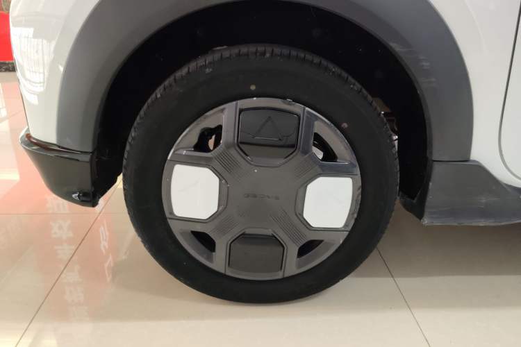 Used Geely Galaxy Panda 2024 200km Panda Kart Exterior 5