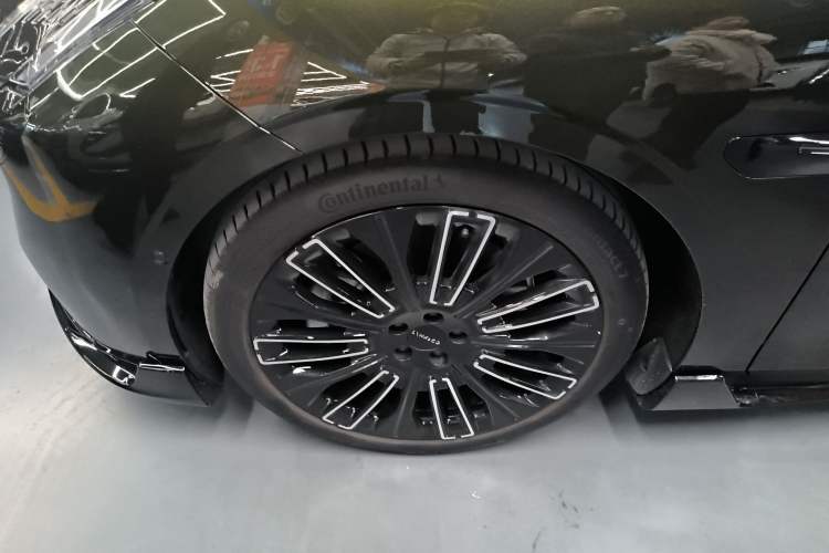 Used Lynk & Co Lynk & Co 10 EM-P 2025 Model 240 All-Wheel Drive Ultra—Sport Edition