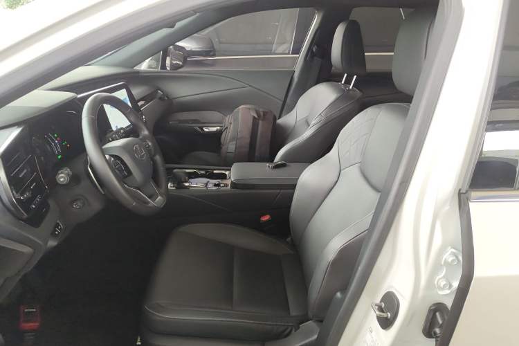 Used Lexus RX 2023 350h Two-Wheel Drive Enjoyment Version Left Front Seat