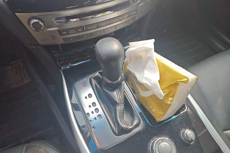 Used Infiniti Q70 2015 Q70L 2.5L Elite Edition Gear Lever