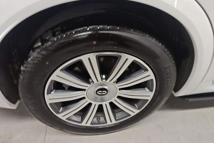 Used Hima AITO M8 2025 Extended-Range Max+ Version 53.4 kWh 5-Seater Edition