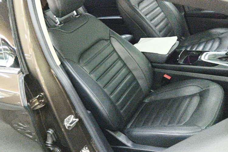 Used Ford Edge 2016 EcoBoost 245 Four-Wheel Drive Titanium Edition 7-Seater
