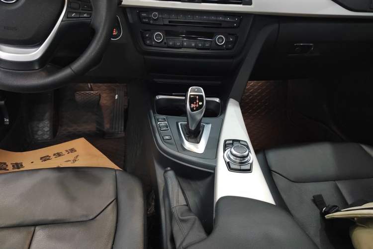 Used BMW 3 Series 2015 328Li Fashion Model Gear Lever
