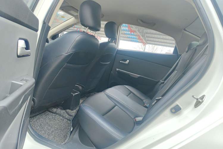 Used Kia K2 2015 Sedan 1.4L Automatic GLS