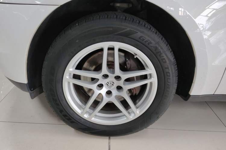 Used Porsche Macan 2017 Macan 2.0T Exterior 4