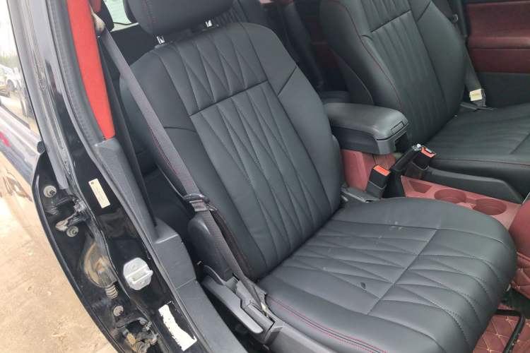 Used Jeep Compass 2015 2.0L two-wheel drive sport version