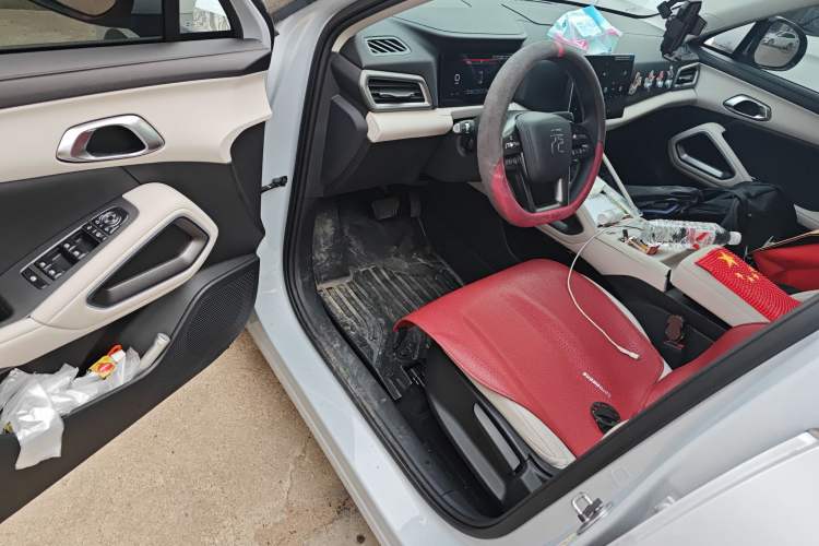 Used BYD Yuan UP 2025 Model 301KM Leading Version