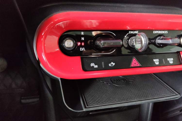 Used MINI MINI 2025 2.0T COOPER S Artist