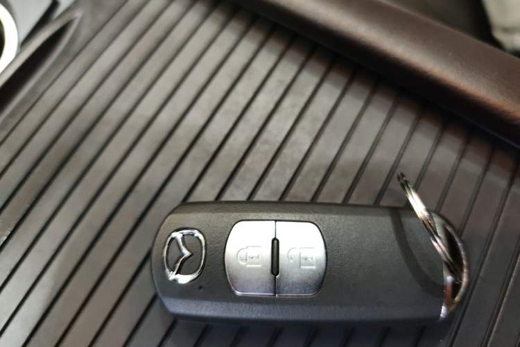 Used Mazda CX-4 2018 2.5L Automatic 4x4 Bluelight Fearless Edition China V Standard