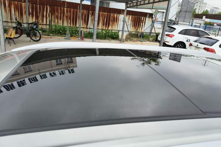 Used AION Y 2023 Younger Star Edition Roof