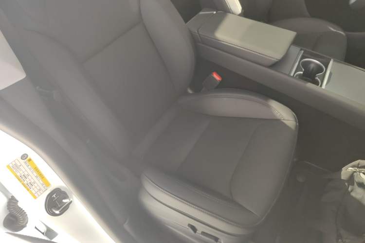 Used Tesla Model Y 2025 Rear-Wheel-Drive Version