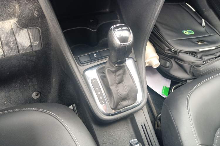 Used Skoda Rapid Spaceback 2019 Revised Version 1.5L Automatic Comfort Edition China VI Standard Gear Lever