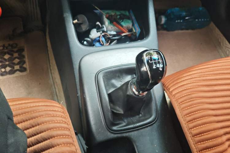 Used Kia K3S 2014 1.6L Manual GLS Gear Lever