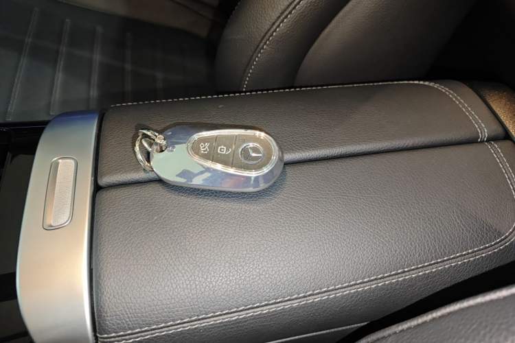 Used Mercedes-Benz C-Class 2024 Restyled C 260 L Sport Edition Vehicle Key