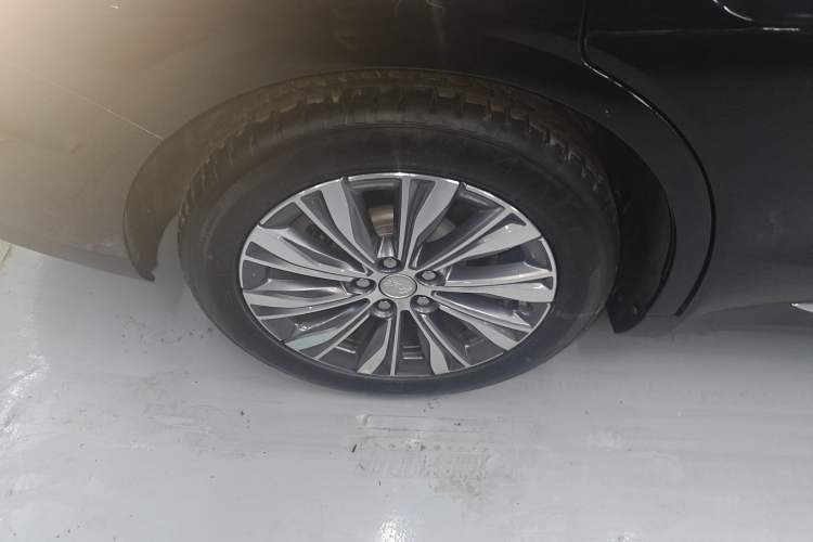 Used Hongqi E-QM5 2022 431 km Charge & Enjoy Edition Exterior 5