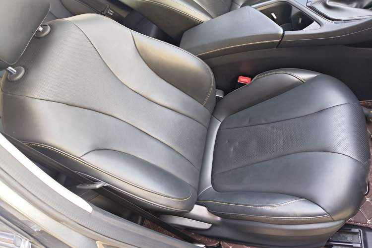 Used Roewe i5 2021 1.5L CVT Diamond Edition Right Front Seat