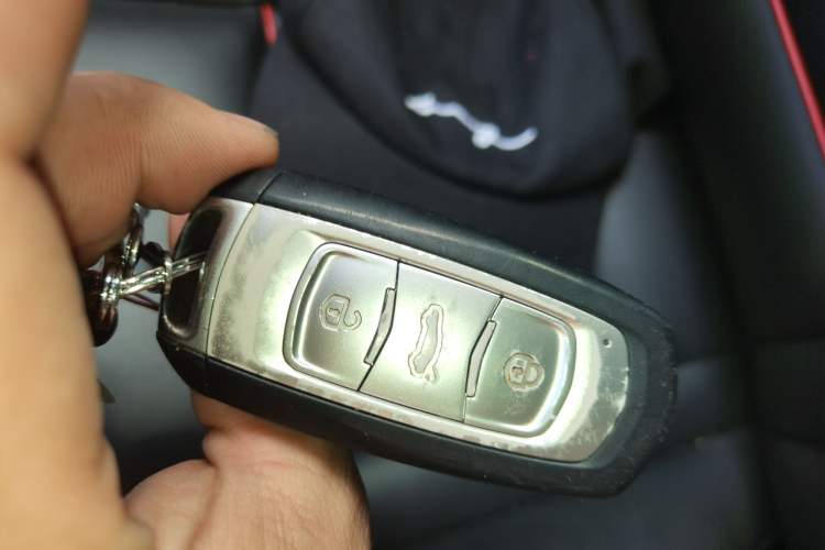 Used Geely Auto Emgrand X7 Sport 2018 1.8TD Automatic Two-Wheel Drive Smart Connect 4G Internet Edition