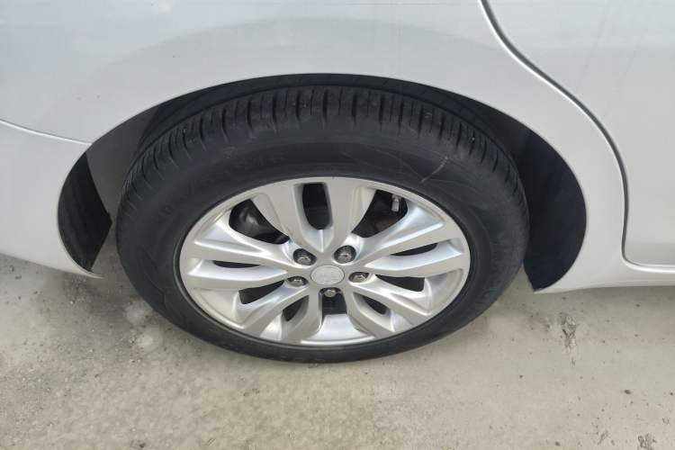Used Buick GT 2019 15T Dual-Clutch Connected Elite Model China VI Right Rear Wheel Hub