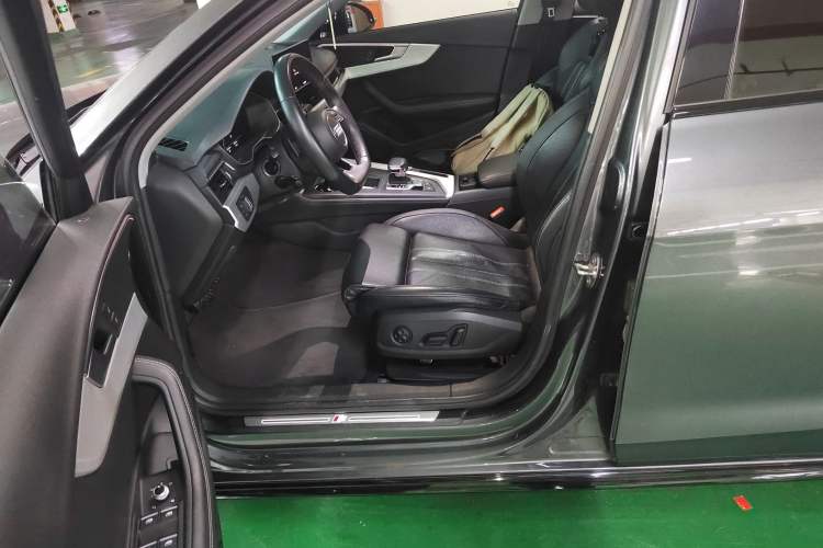 Used Audi A4L 2022 40 TFSI Luxury Dynamic Model
