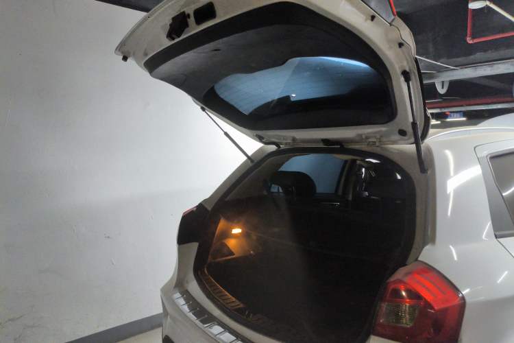 Used Geely Auto Vision X3 2017 1.5L Manual Elite Model Trunk