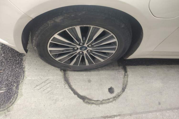 Used Ford Mondeo New Energy 2018 2.0 PHEV ZhiShang Trim Exterior 4