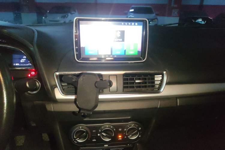 Used Mazda Mazda 3 Axela 2016 Sedan 1.5L Manual Comfort Model
