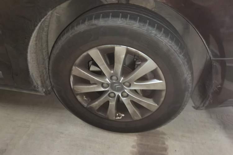 Used Citroen C5 2013 2.0L Manual Comfort Version Right Front Wheel Hub