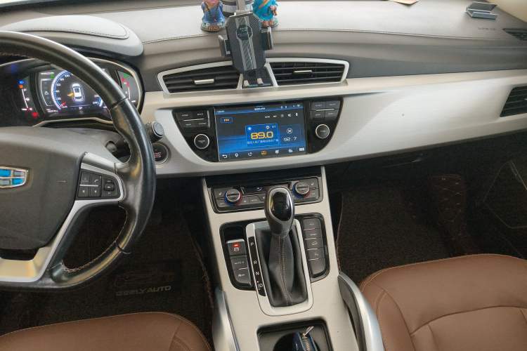 Used Geely Auto Emgrand X7 Sport 2016 1.8TD Automatic ZhiZun Version Audio And AC Panel