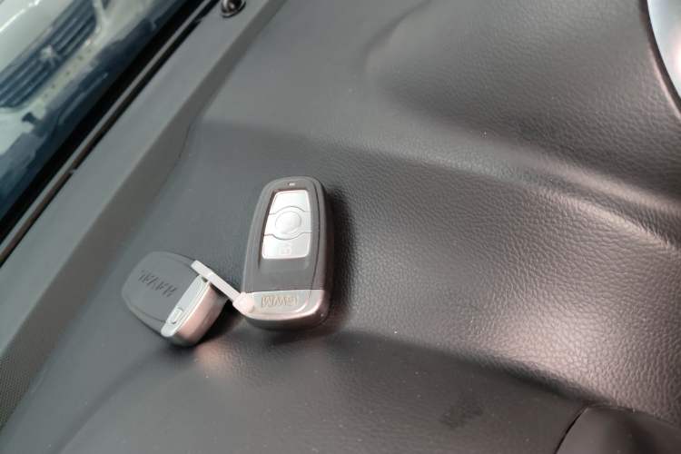 Used Haval H6 2015 Upgraded Model 1.5T Manual Two-Wheel Drive Elite Version Vehicle Key