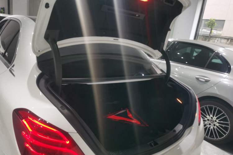 Used Mercedes-Benz C-Class 2018 C 200 L Sport Edition Trunk