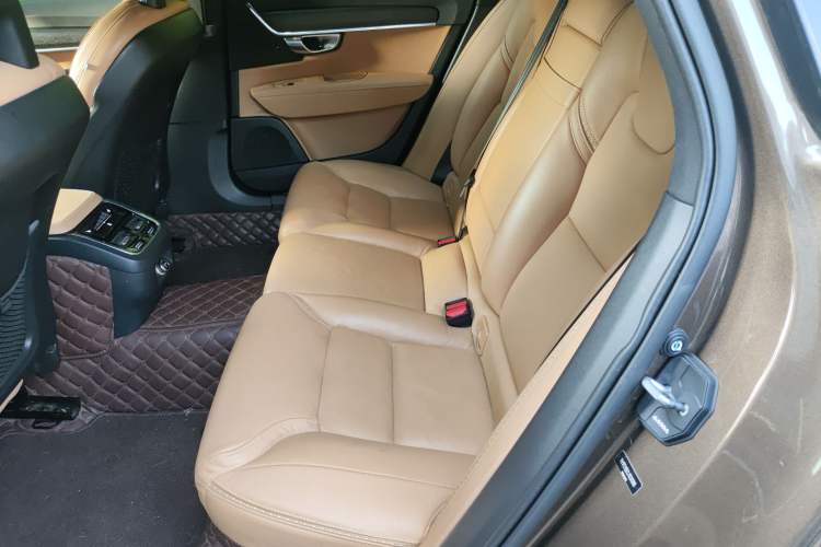 Used Volvo V90 2017 Cross Country T5 AWD Smart Range Edition