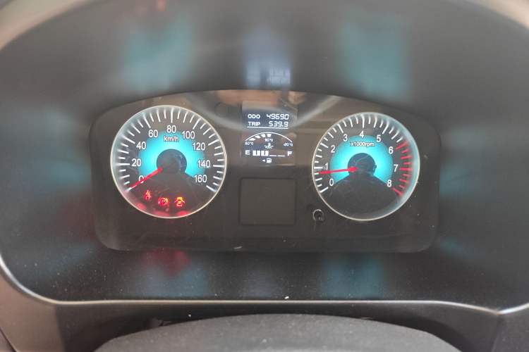 Used Jinbei Gold Hiace M Classic 2023 1.5L Travel Lion Passenger Vehicle 5/6/7 Seats
