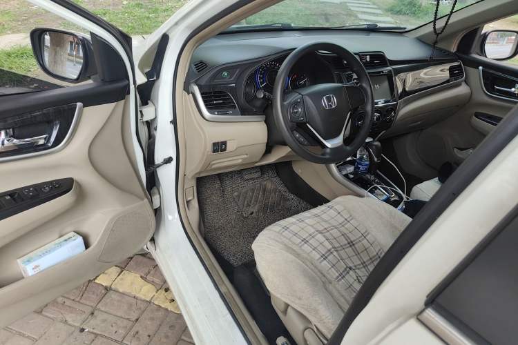 Used Honda Crider 2013 1.8L automatic luxury edition